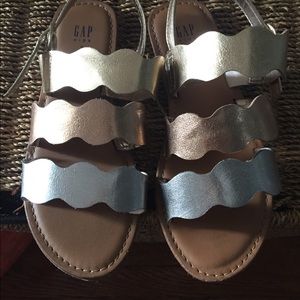 Gap kids girls multi metallic color sandals size 3